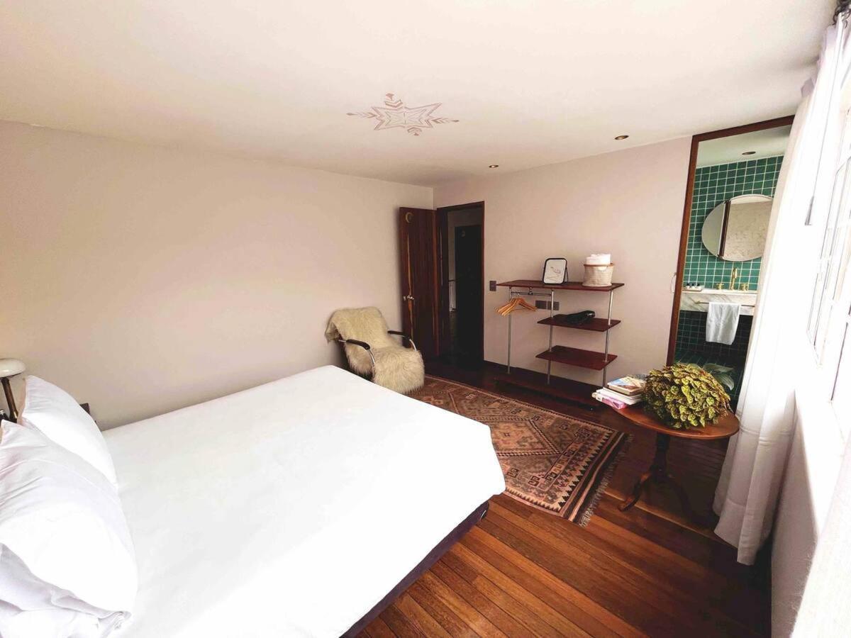 Casa Lelyte Bed and Breakfast Bogotá Exteriör bild